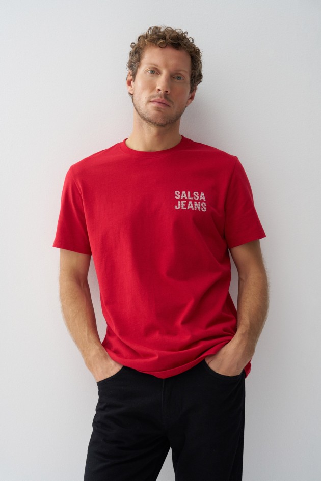 T-SHIRT WITH BRANDING