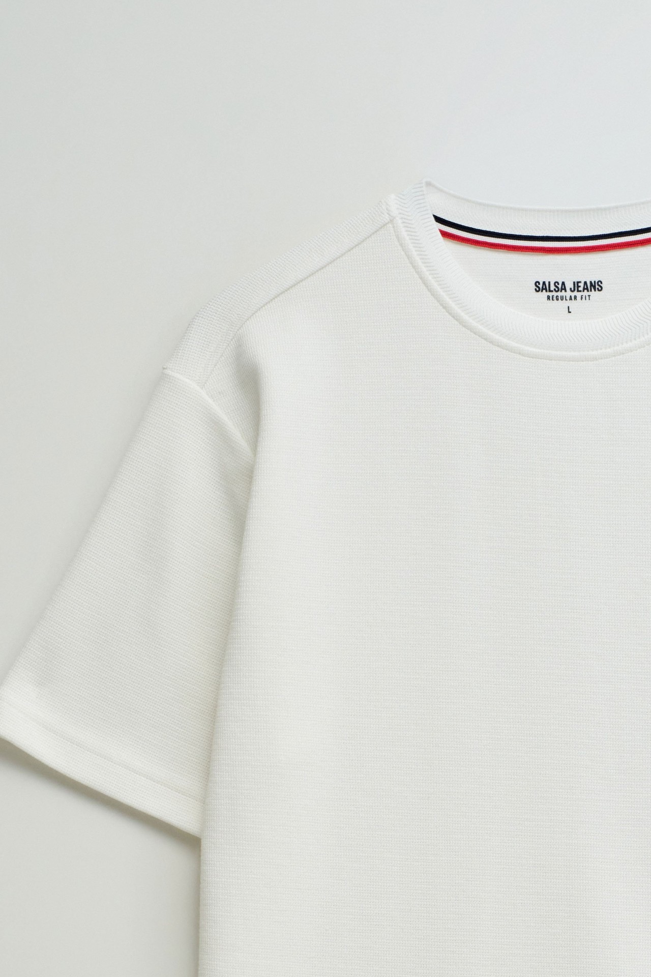 T-SHIRT MET TEXTUUR