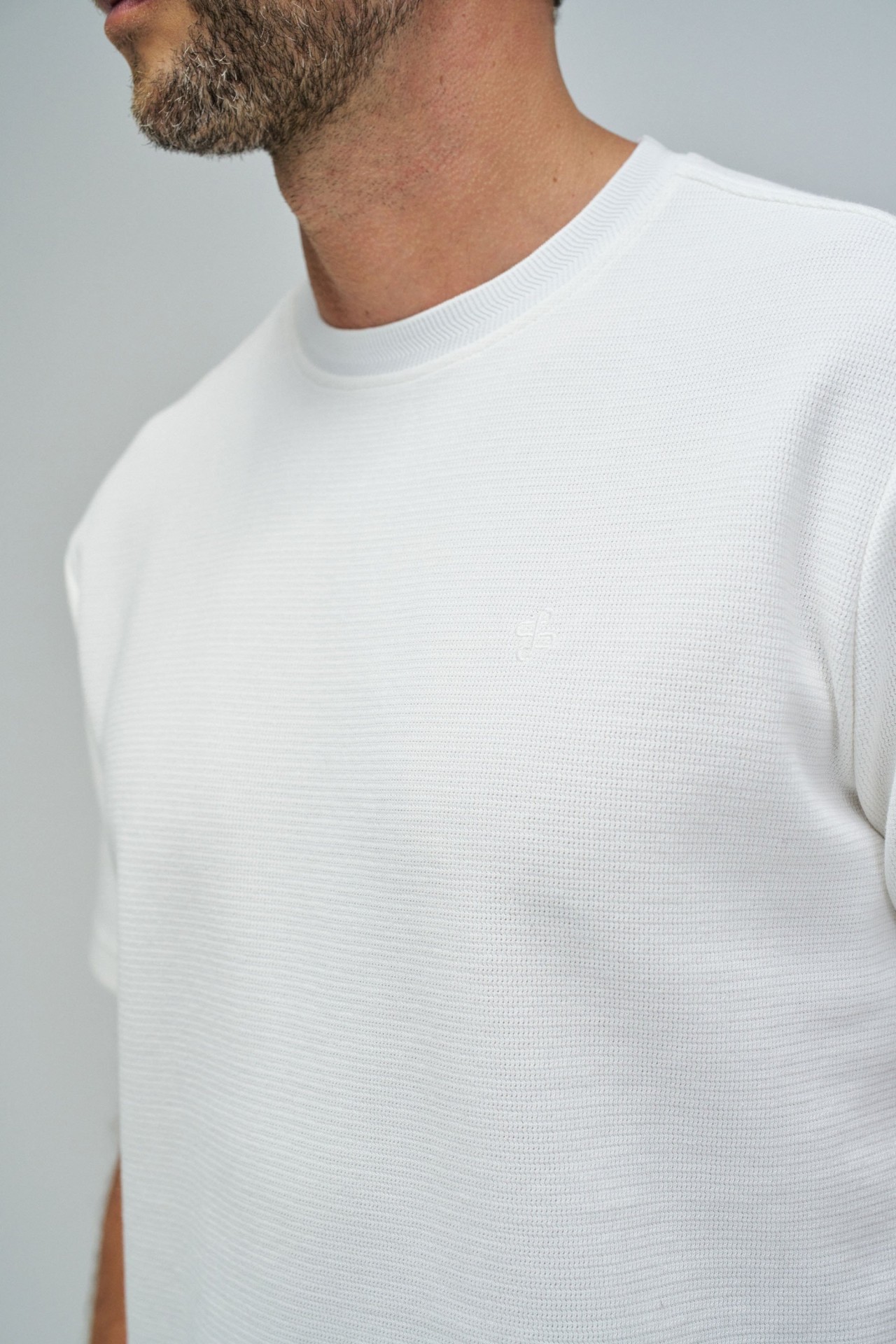 T-SHIRT MET TEXTUUR