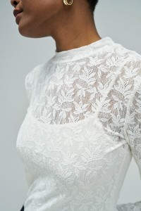 CAMISOLA DE RENDA