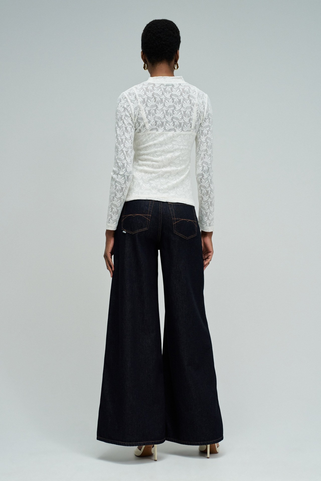 CAMISOLA DE RENDA