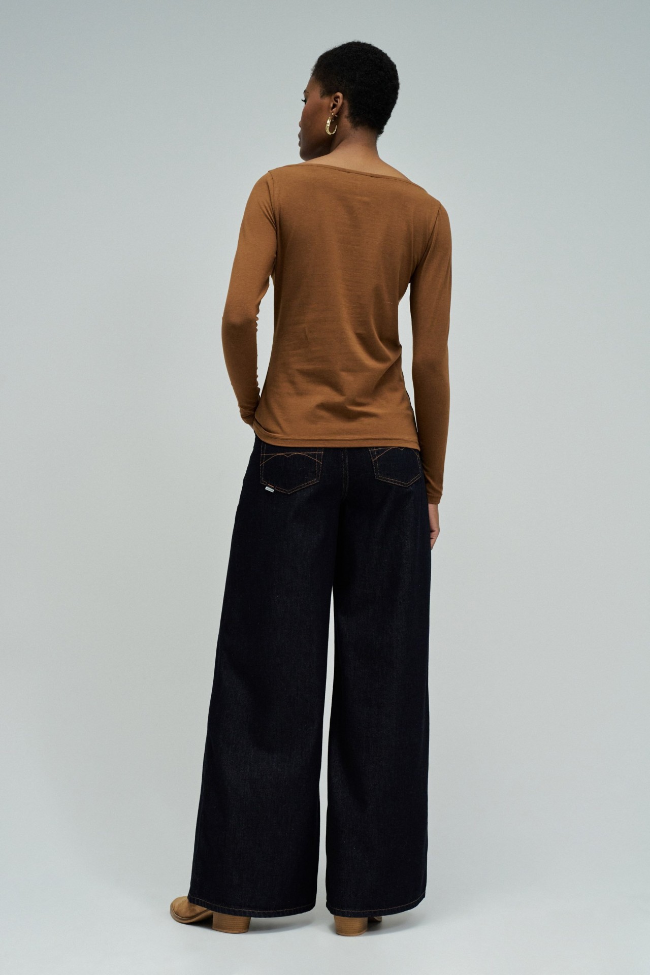 SWEATER WITH BRANDING