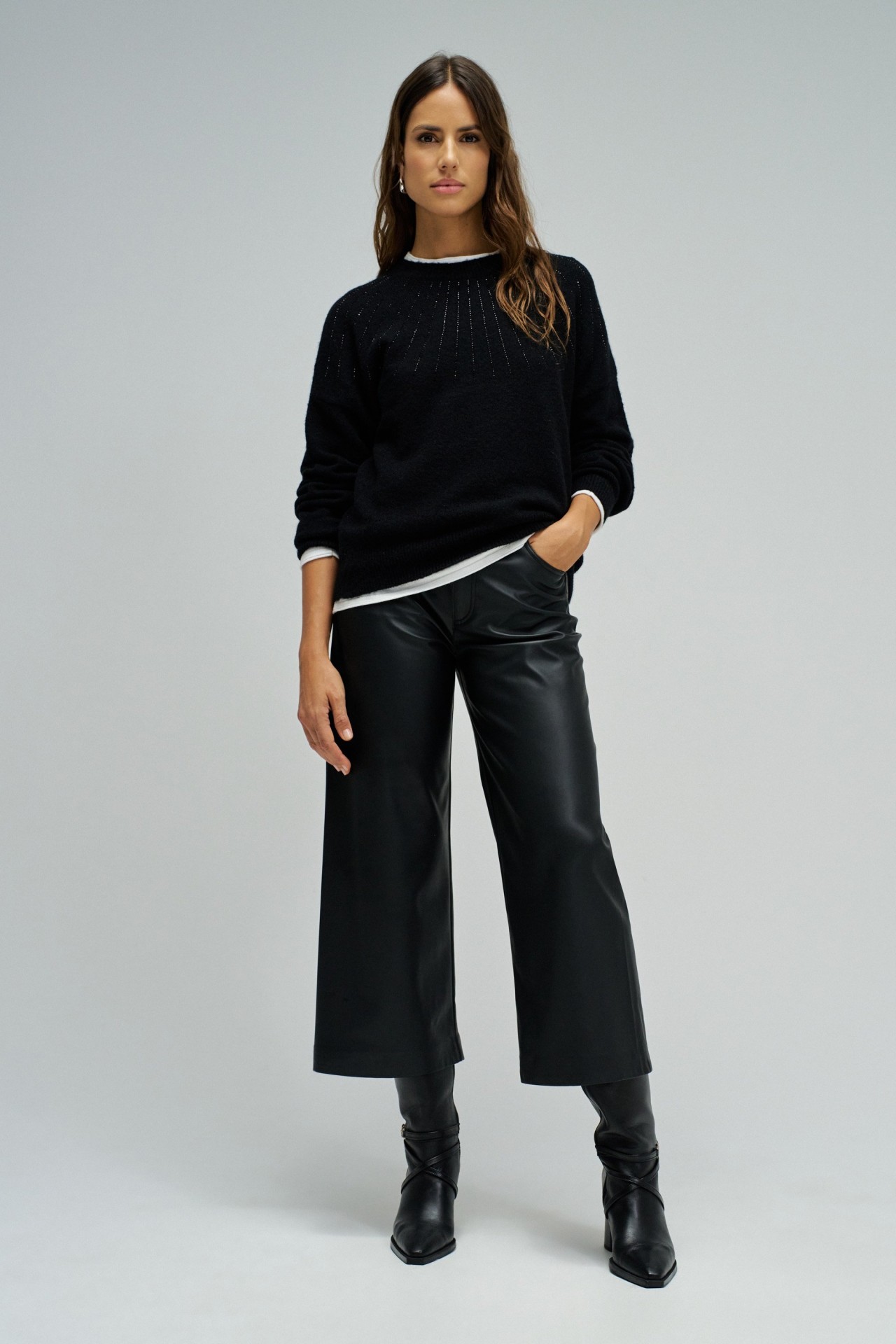 CAMISOLA DE MALHA COM BRILHANTES