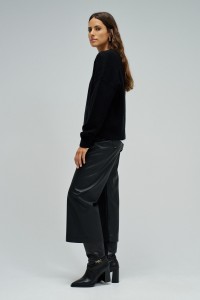 CAMISOLA DE MALHA COM BRILHANTES