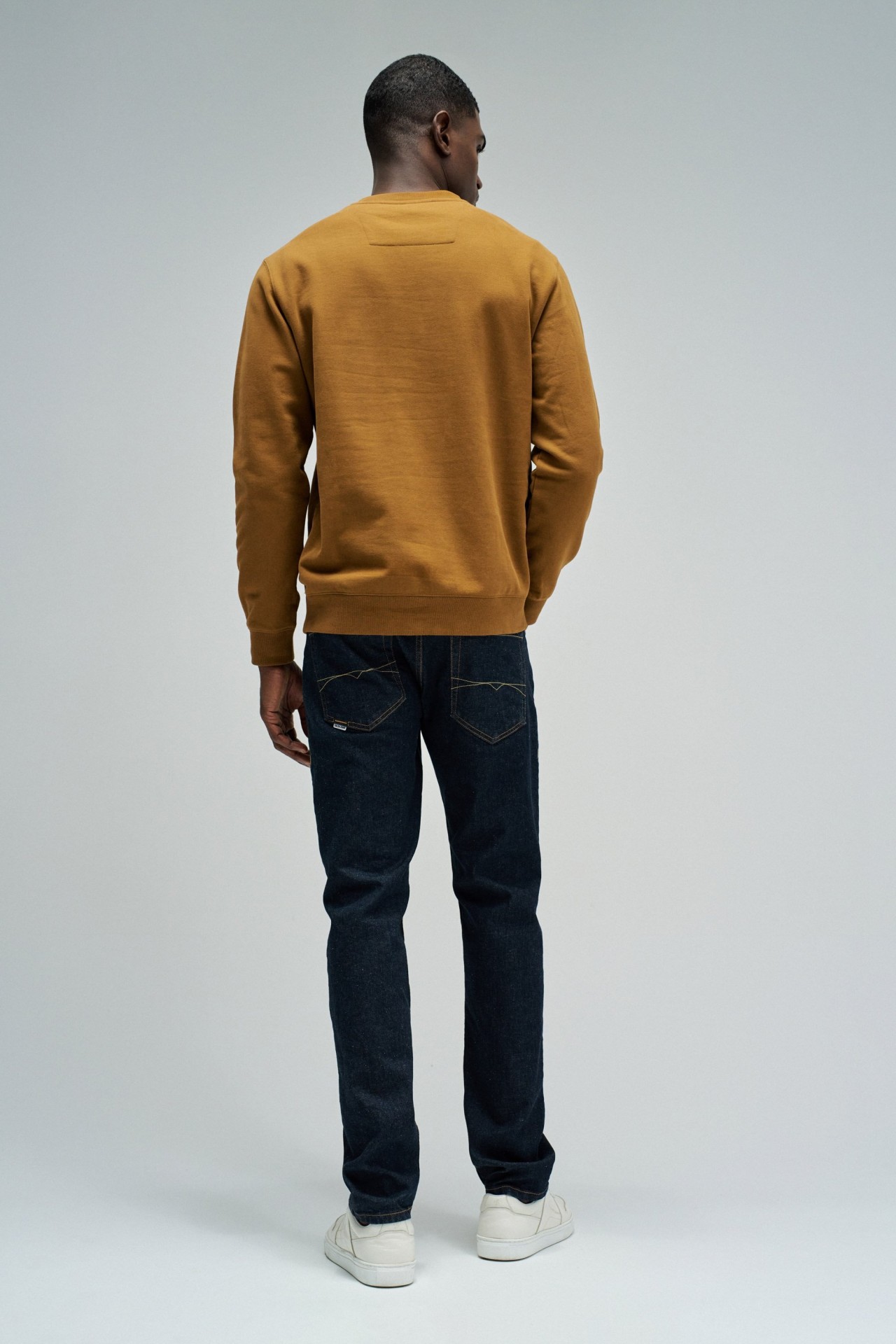 SWEATSHIRT COM BRANDING