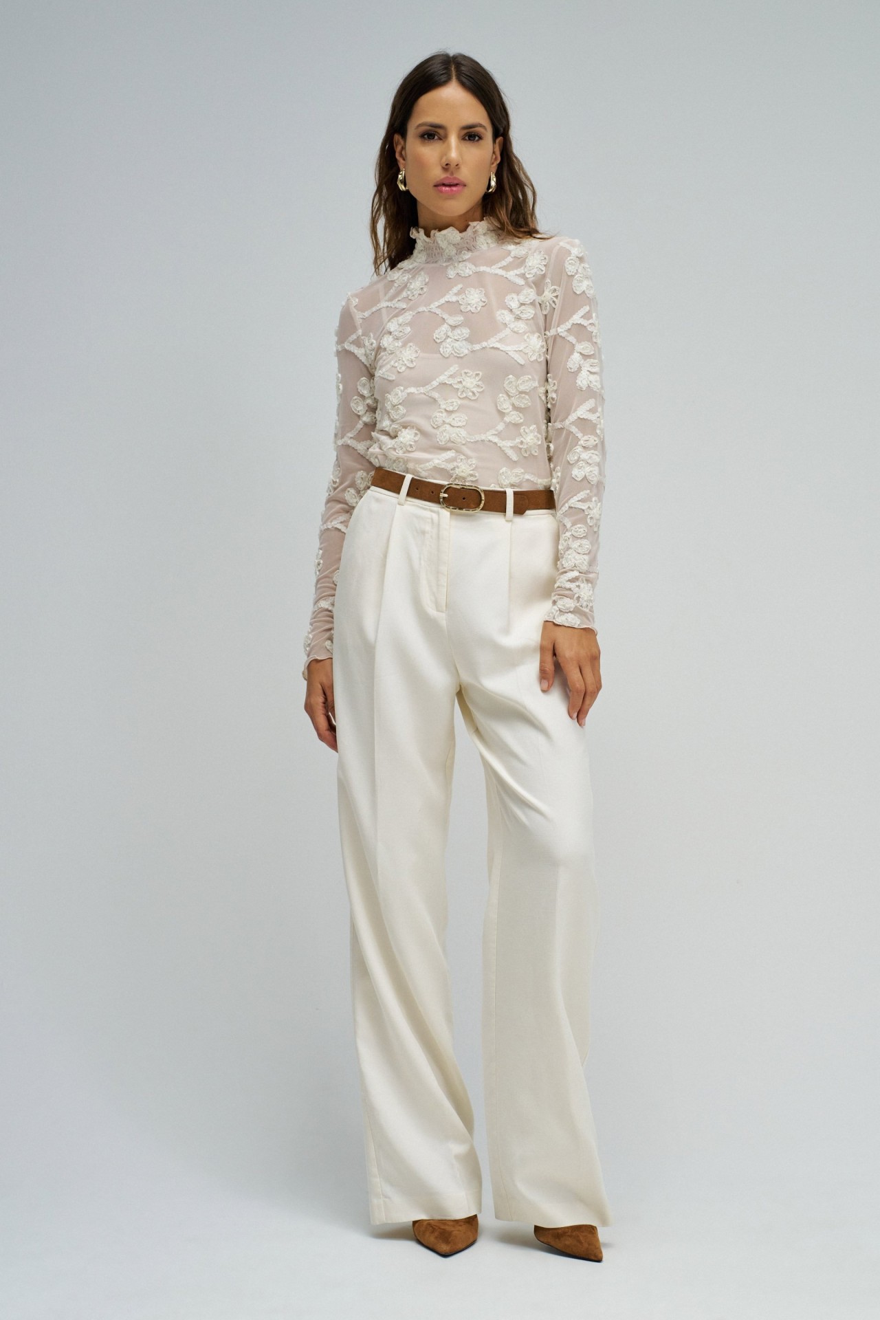 SWEATER WITH THREE-DIMENSIONAL EFFECT