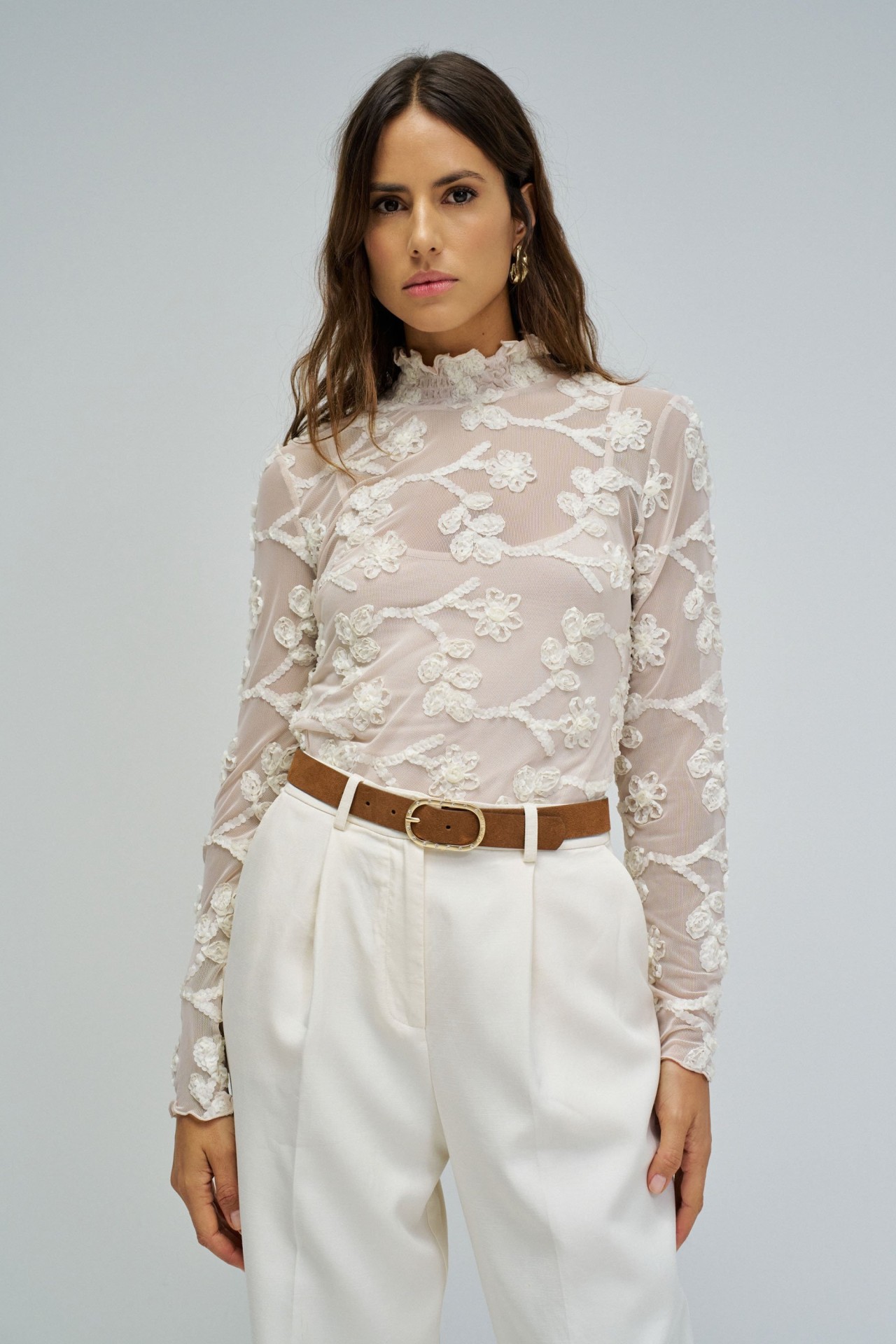 SWEATER WITH THREE-DIMENSIONAL EFFECT