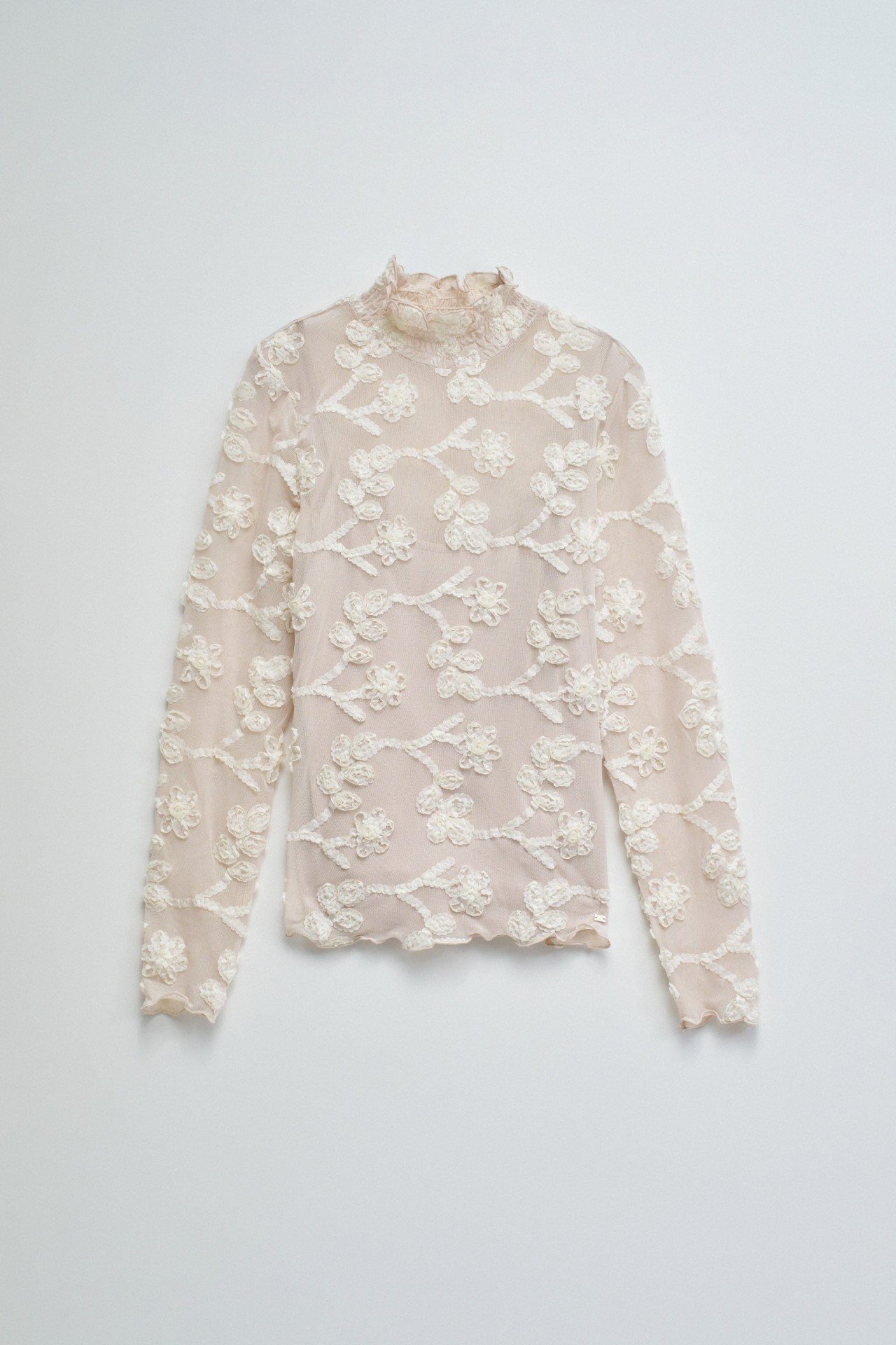 SWEATER WITH THREE-DIMENSIONAL EFFECT
