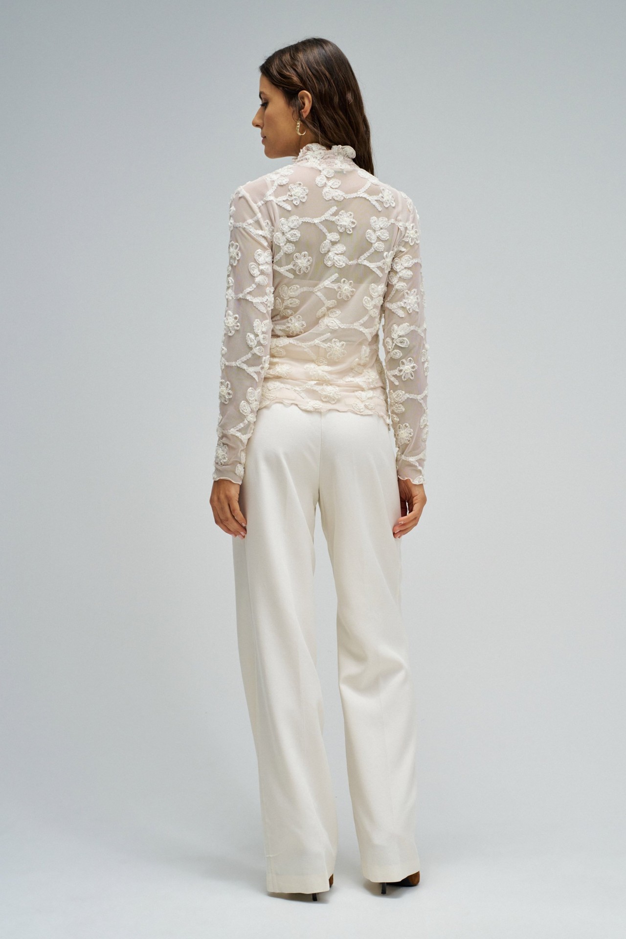 SWEATER WITH THREE-DIMENSIONAL EFFECT
