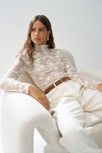 SWEATER WITH THREE-DIMENSIONAL EFFECT