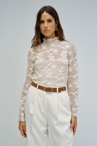 SWEATER WITH THREE-DIMENSIONAL EFFECT