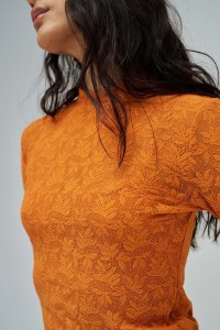 CAMISOLA DE RENDA