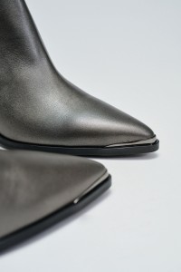 BOTAS EM PELE