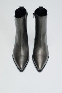 BOTAS EM PELE