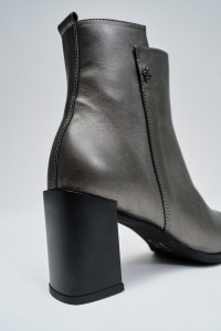 BOTAS EM PELE
