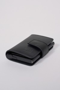PORTA-MOEDAS R�GIDO EM PELE