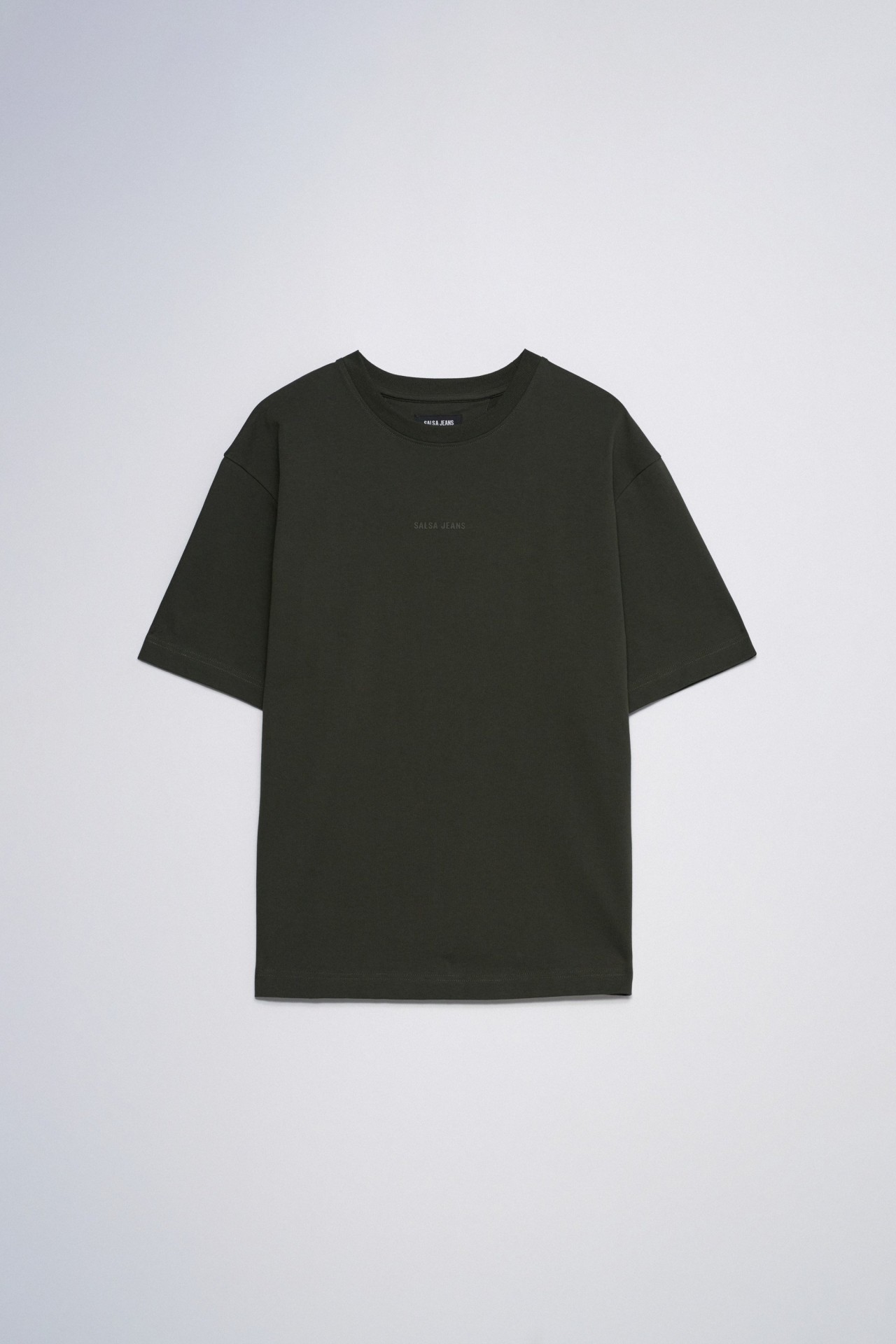 T-SHIRT COM BORDADO NAS COSTAS