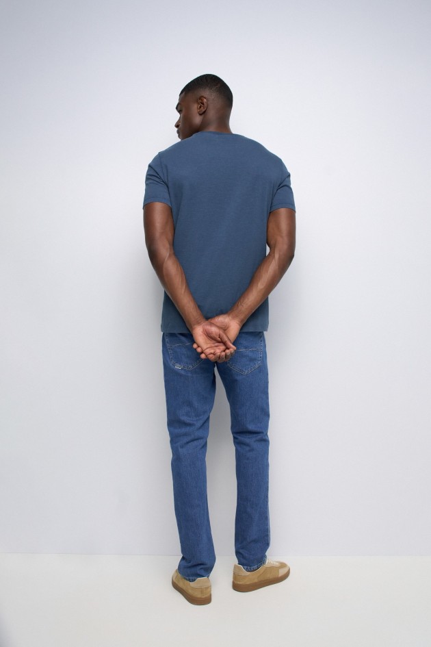 T-SHIRT WITH BRANDING