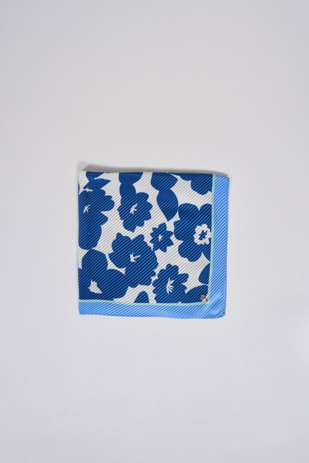 LEN�O COM ESTAMPADO FLORAL