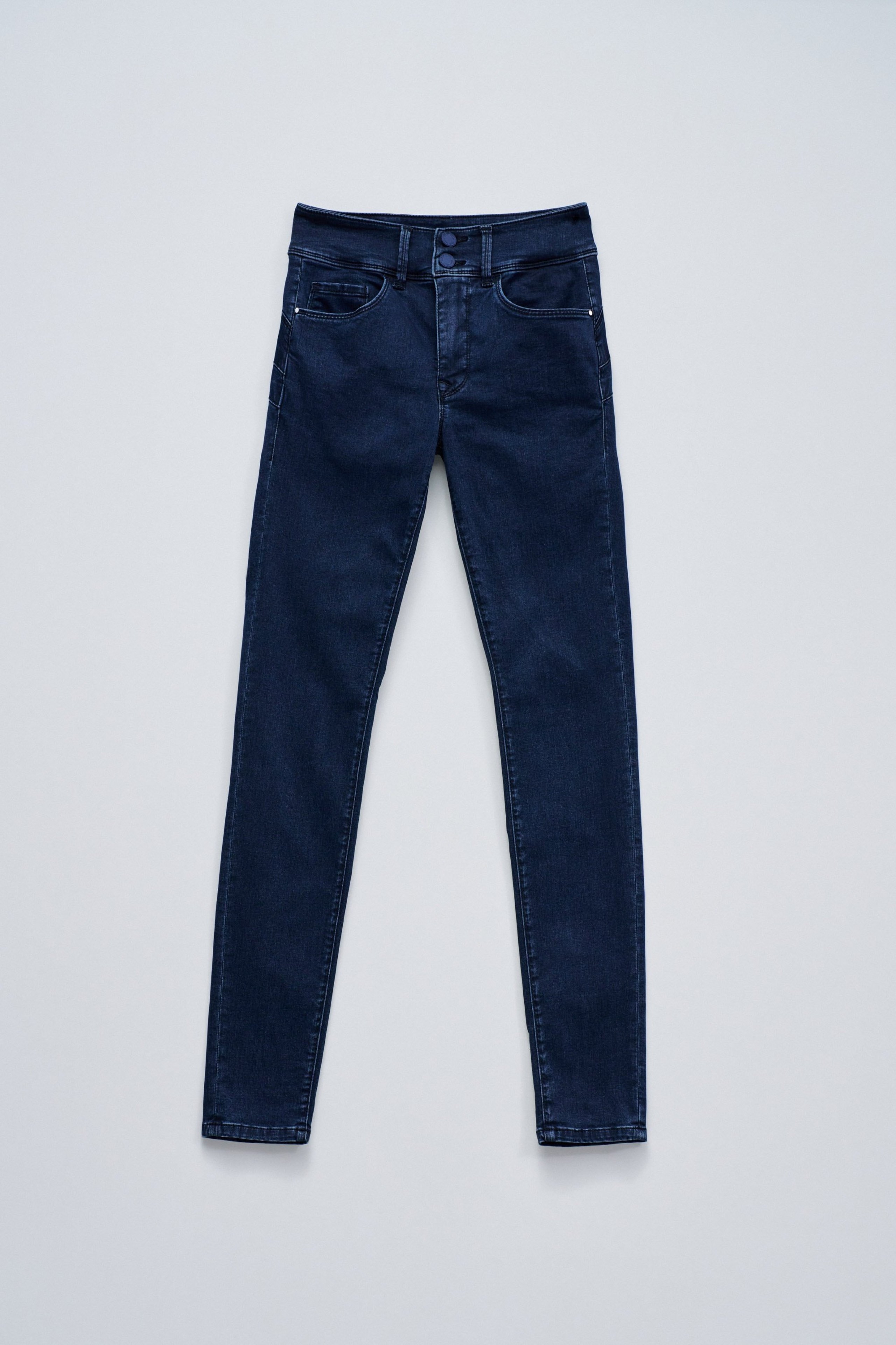 SECRET PUSH IN SKINNY JEANS