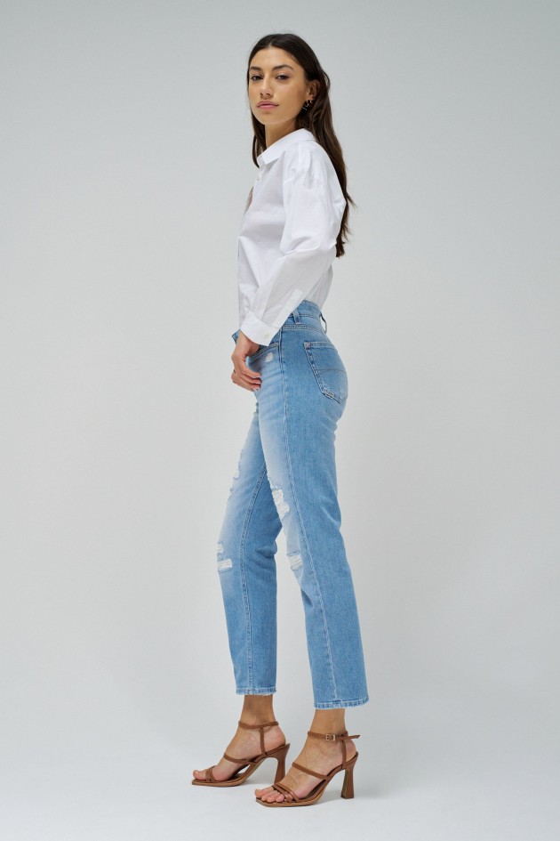 JEANS TRUE CROPPED SLIM MIT RISSEN