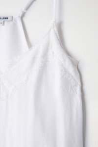 TOP DE SAT�N CON DETALLE DE ENCAJE