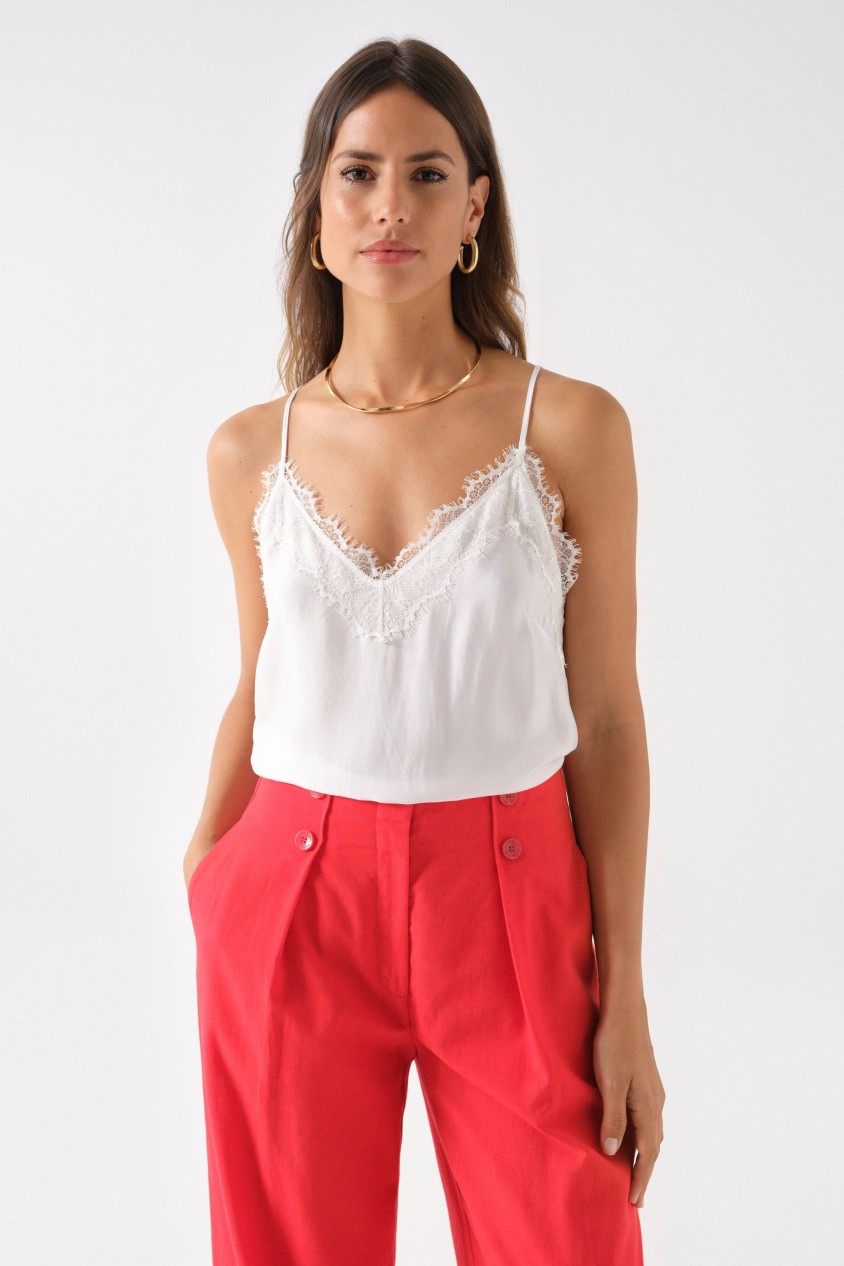 TOP EN SATIN AVEC D�TAILS EN DENTELLE