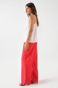 TOP DE SAT�N CON DETALLE DE ENCAJE