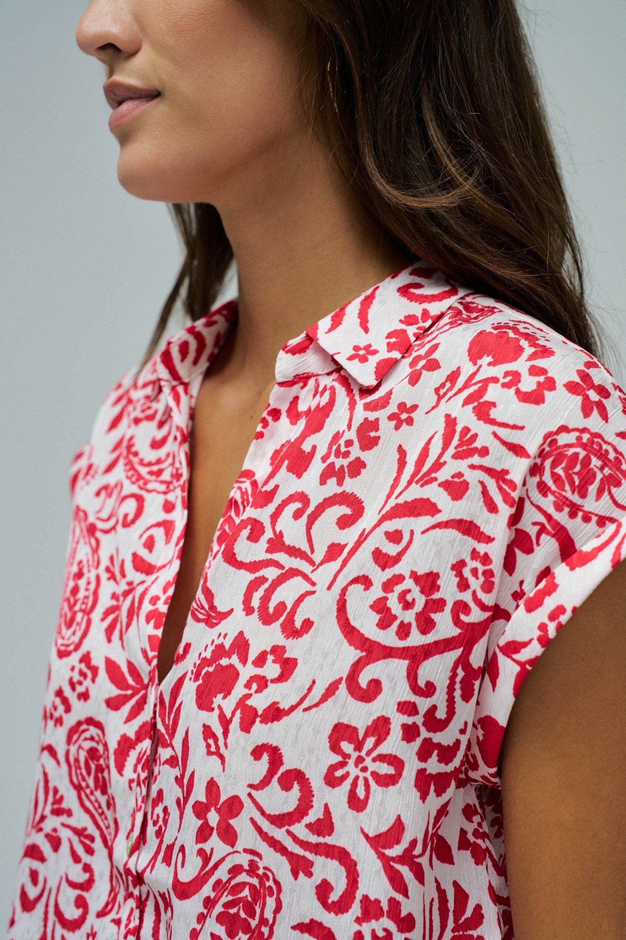 BLUSA COM PADR�O FLORAL