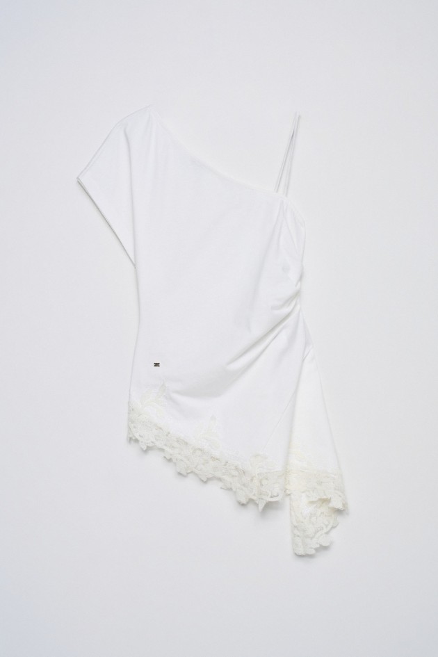 ASYMMETRISCH T-SHIRT MET KANT