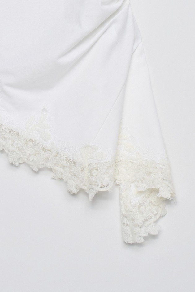 ASYMMETRISCH T-SHIRT MET KANT