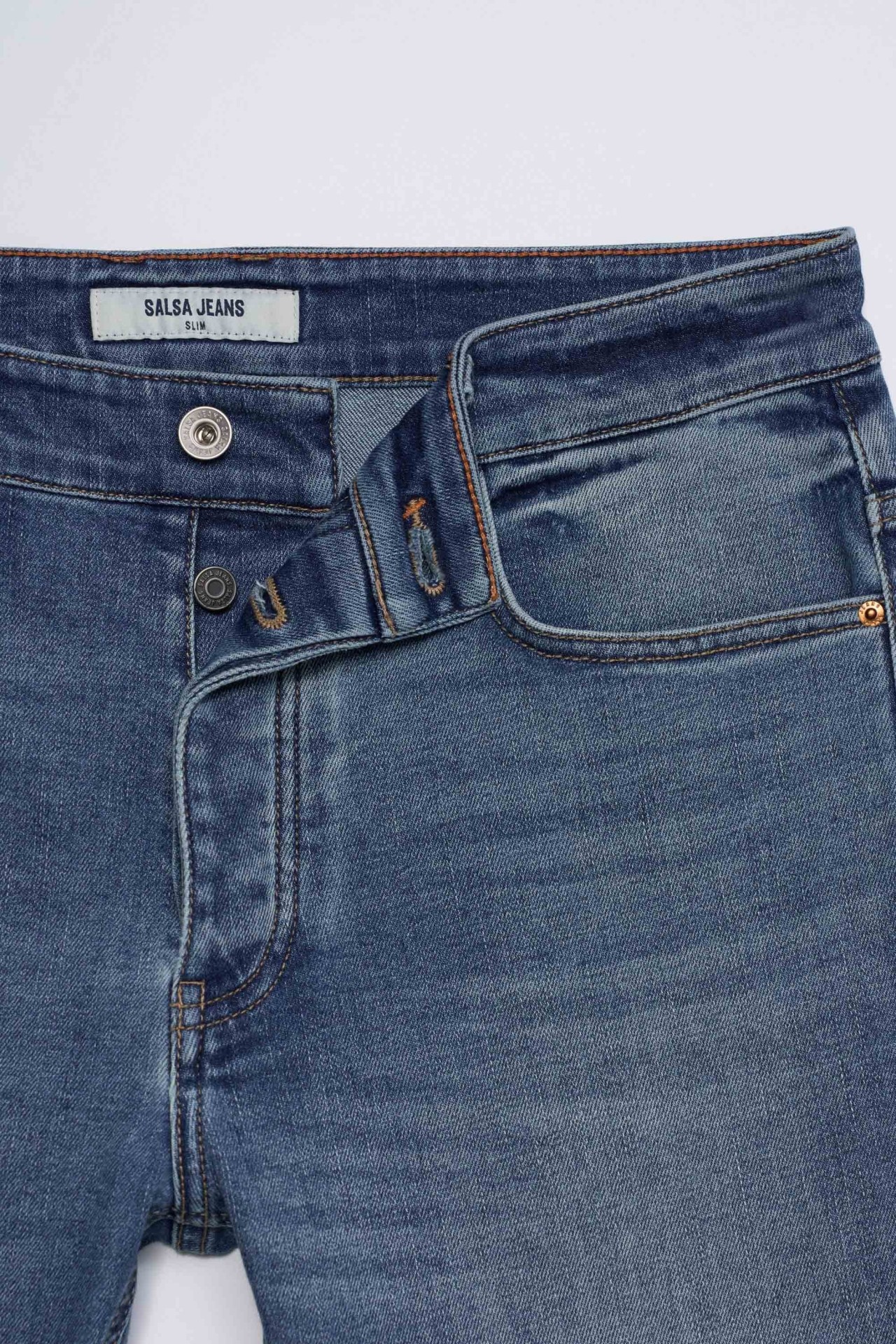 SLIM FIT JEANS
