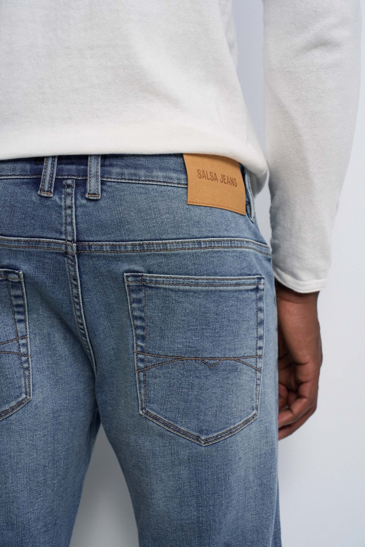 SLIM FIT JEANS