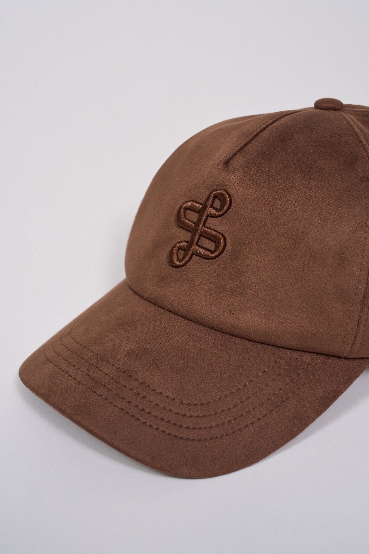 CAP IN WILDLEDEROPTIK