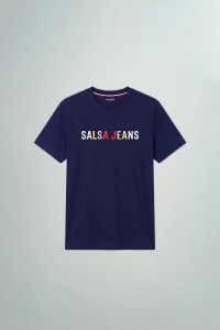 T-SHIRT MET MERKOPDRUK