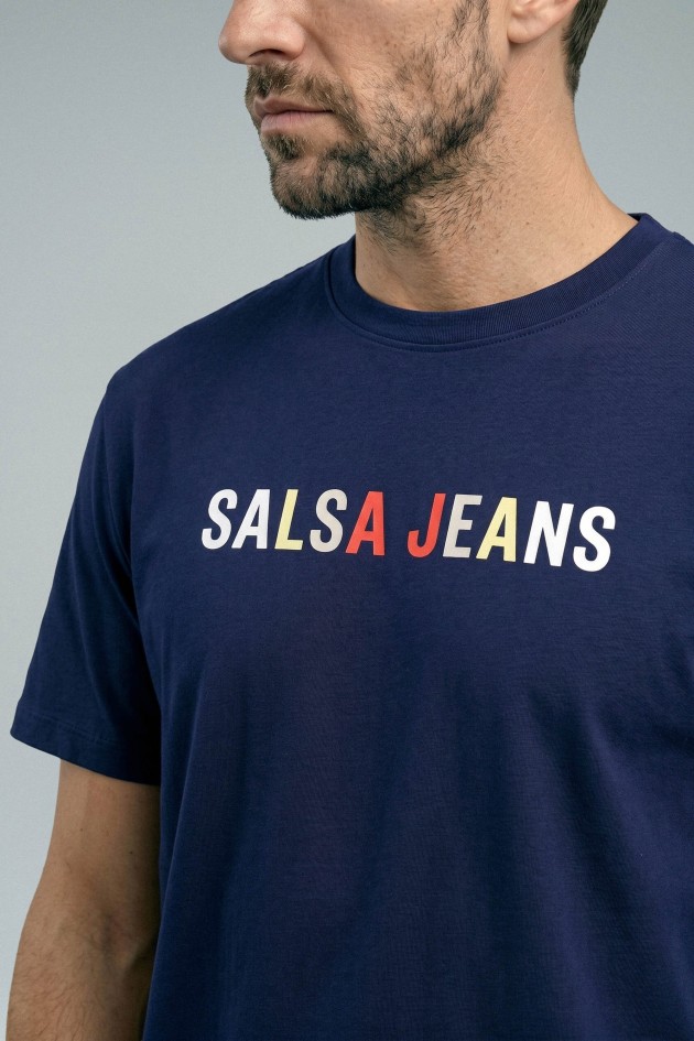 CAMISETA CON BRANDING