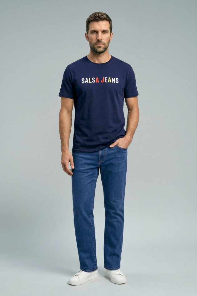 CAMISETA CON BRANDING