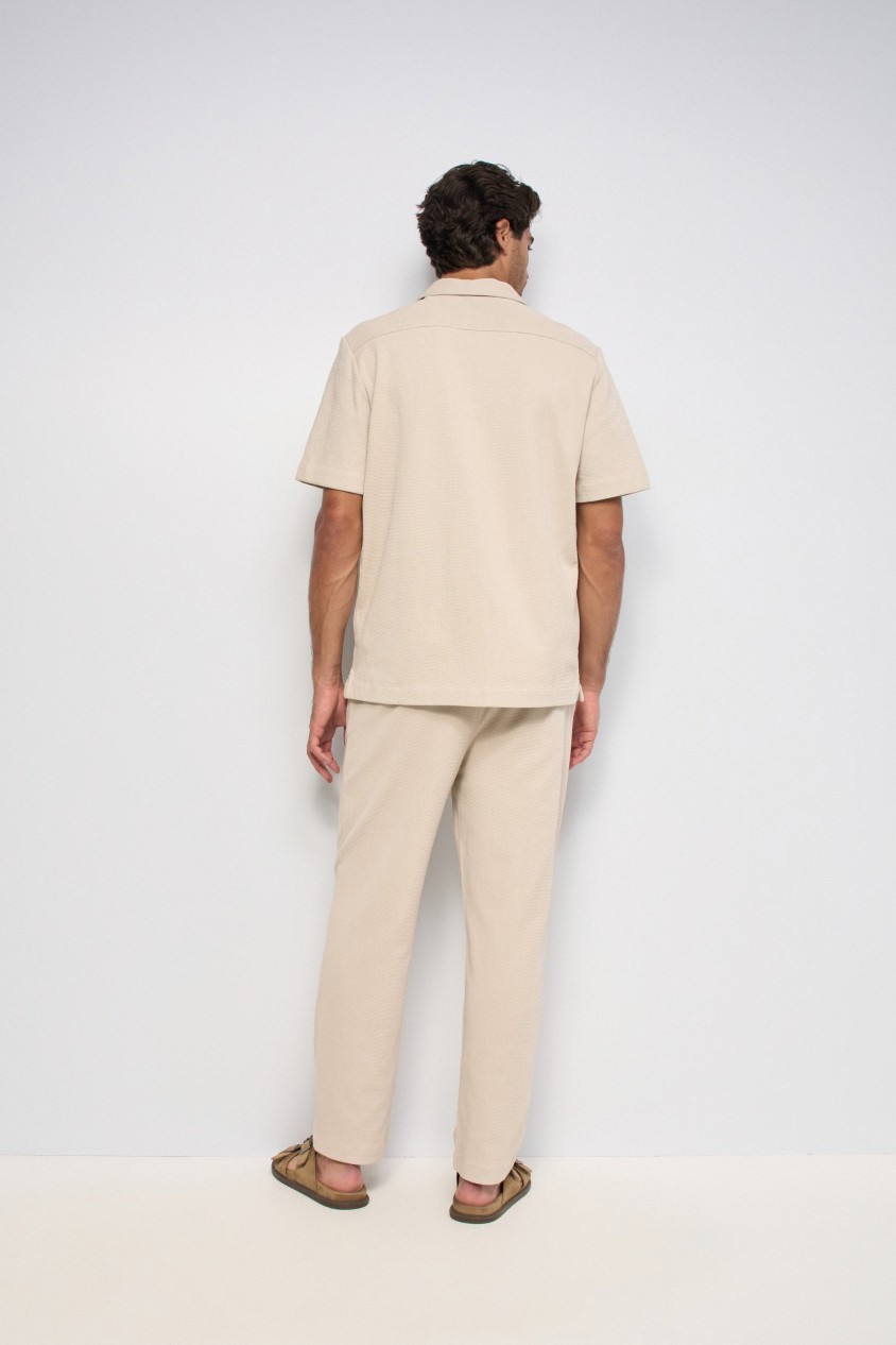 CAMISA DE MANGA CORTA TEXTURIZADA