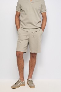 TEXTURED JOGGER SHORTS