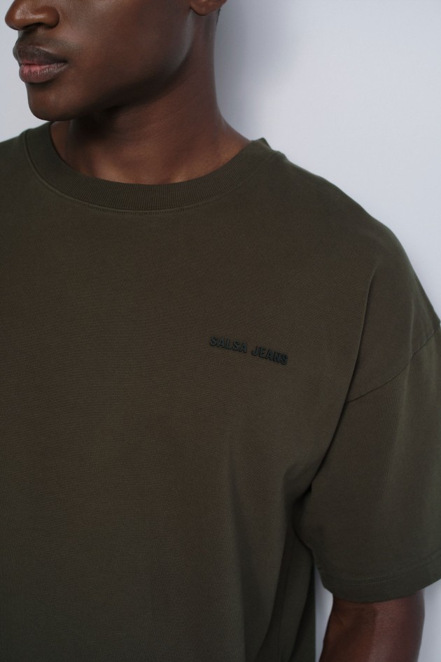CAMISETA CON BRANDING