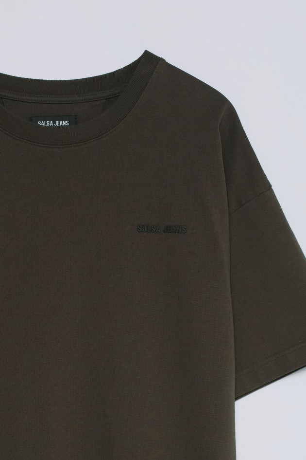 CAMISETA CON BRANDING