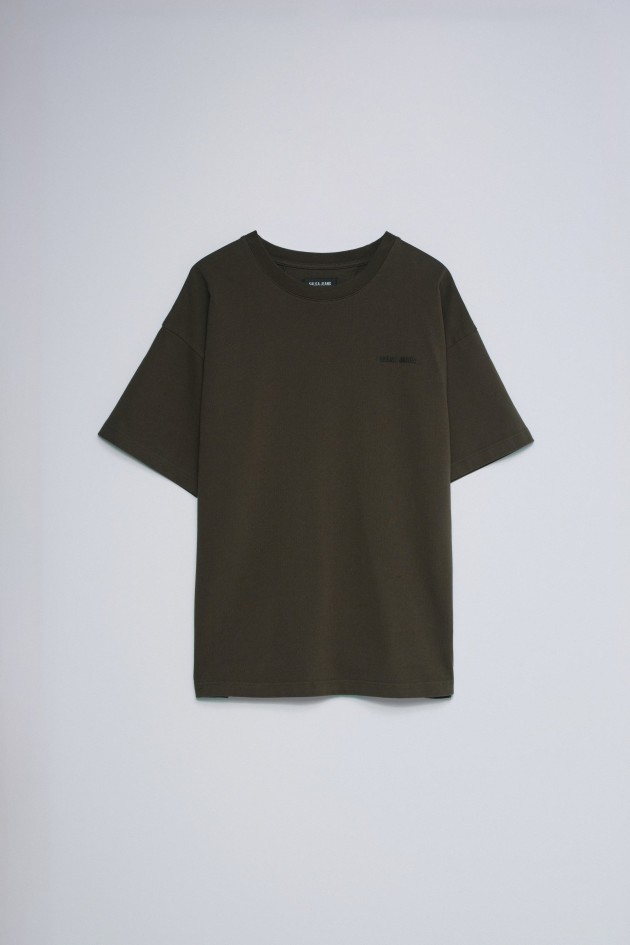 CAMISETA CON BRANDING