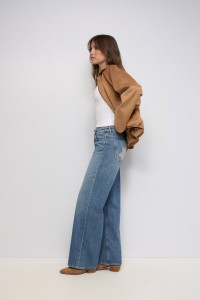 LOW RISE WIDE JEANS