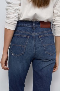 TRUE CROPPED SLIM JEANS