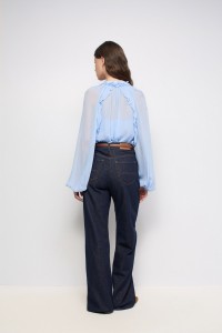 BLOUSE MET RUCHES