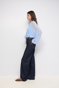 BLOUSE MET RUCHES