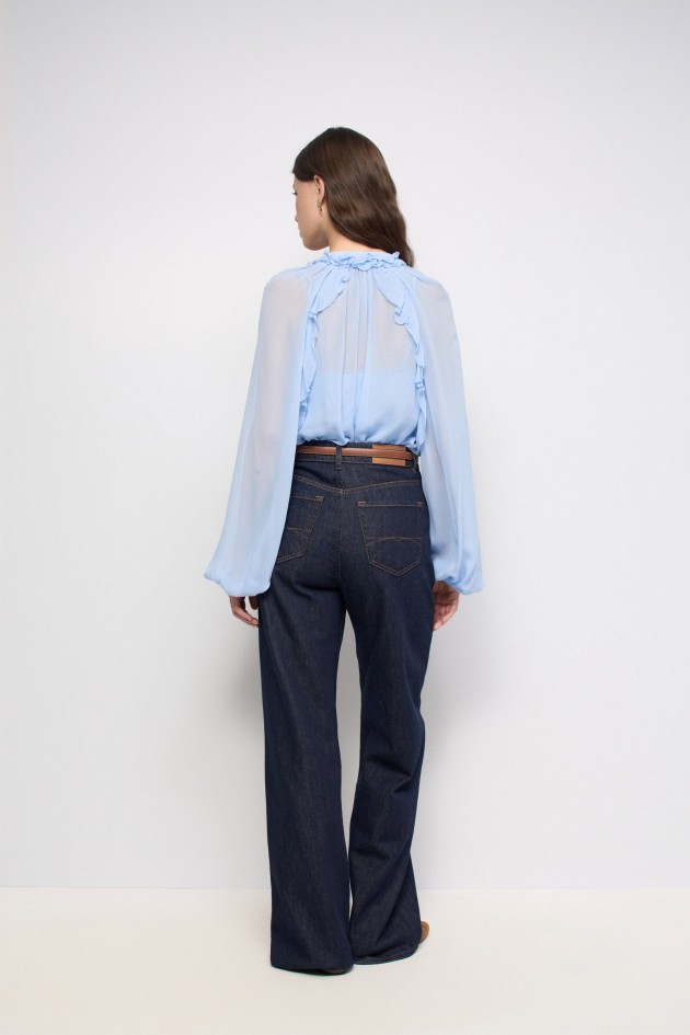 BLUSA COM FOLHOS