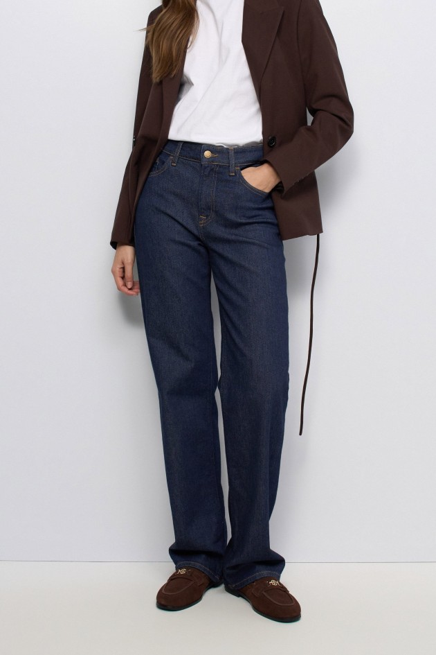 TRUE STRAIGHT JEANS