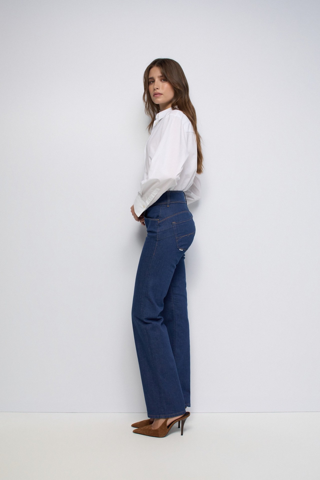 JEANS SECRET PUSH IN STRAIGHT