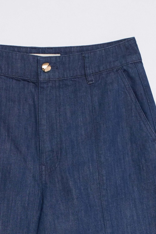 CHINO MET PIERNA WIDE EN LIGHTDENIM